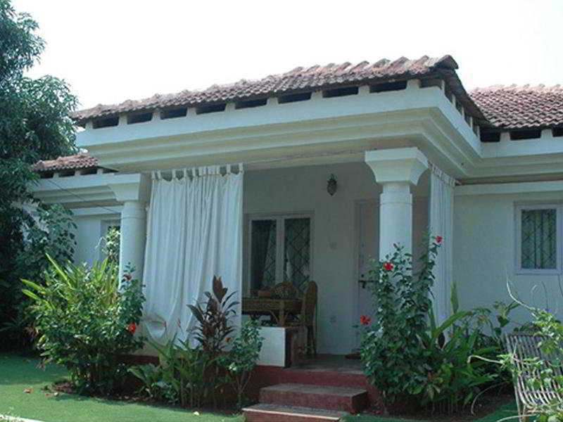 Shikara Beach Resort Cavelossim Exterior foto